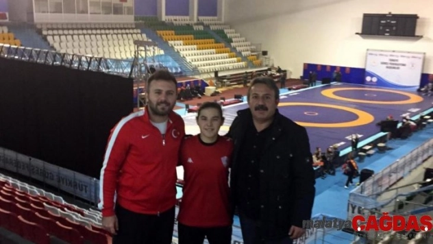 İlknur Akkuş, Türkiye Güreş Şampiyonasında Türkiye 3'ncüsü oldu