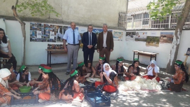 İlkokul Öğrencilerinden Sergi