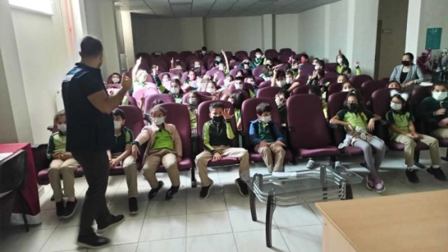 İlkokul Öğrencilerine Güvenli İnternet Eğitimi