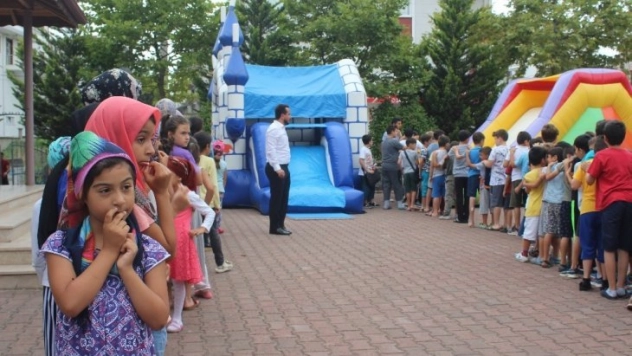 Çocuklar Kur'an kursuna akın etti