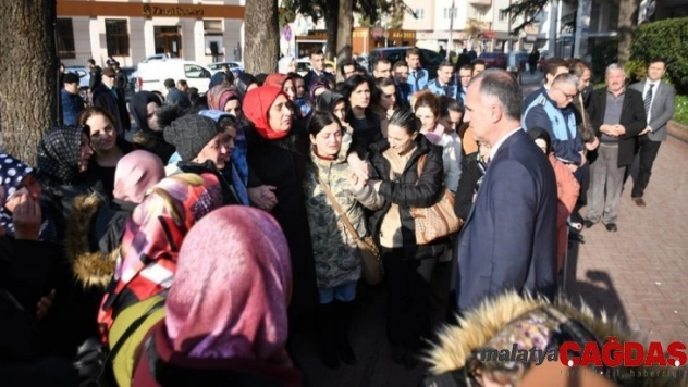 İnegöl Belediyesi'nin emektar Aynur Ablası son yolculuğuna uğurlandı
