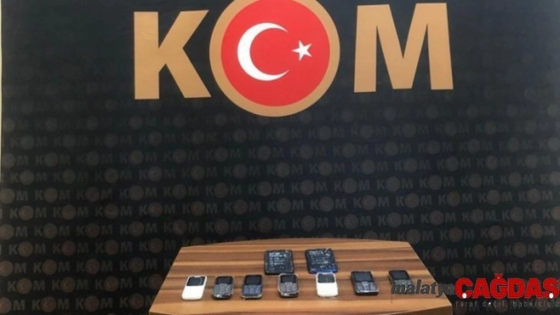 İnegöl'de kaçak telefon operasyonu:3 gözaltı