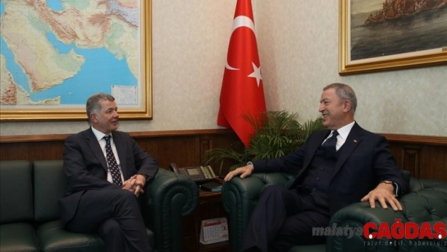 İngiltere Dışişleri Bakanlığı Politika Direktörü Moore, Bakan Akar'ı ziyaret etti