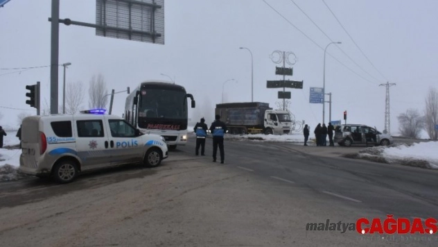 İnönü'de freni boşalan kamyon 3 araca çarparak durabildi