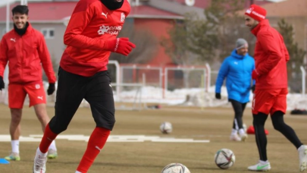 Isaac Cofie, cezalı duruma düştü