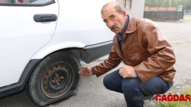 İşe gitmek için arabasının başına geldiğinde şok yaşadı