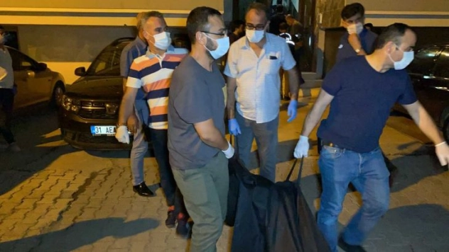 Evde Ölü Bulunan Anne ve 2 Çocuğunun Cesedi Morga Kaldırdı