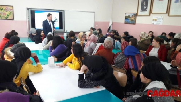 İŞKUR'dan orta öğretim kurumlarına yönelik meslek danışmanlığı semineri