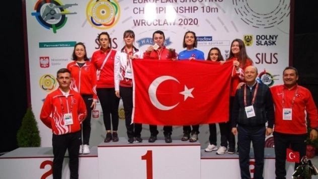 İsmail Keleş'ten bronz madalya