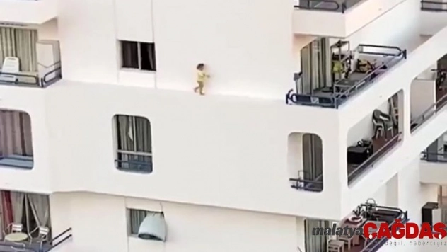 İspanya'da küçük kızın tehlikeli oyunu kamerada