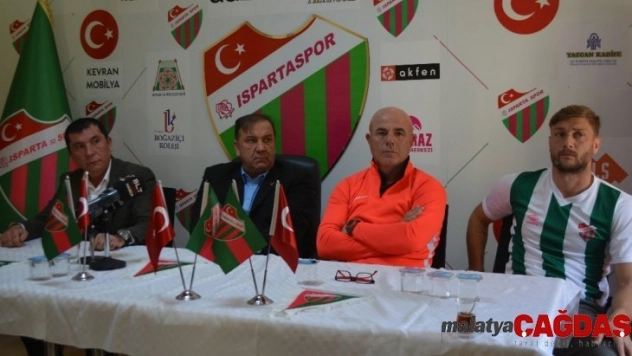 Isparta 32 Spor Başkanı Yazgan: 'Tek yürek, tek yumruk olup şampiyon olacağız'