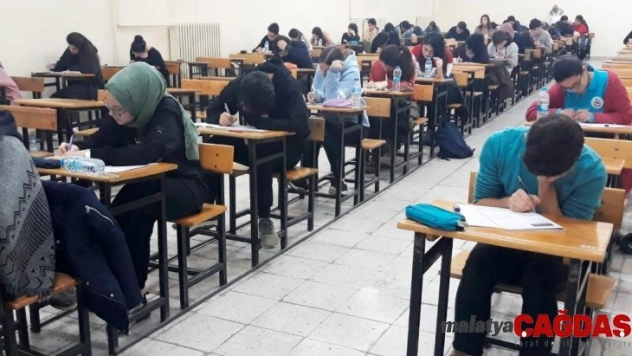 Isparta belediyesinden 13 bin 700 öğrenciye deneme sınavı