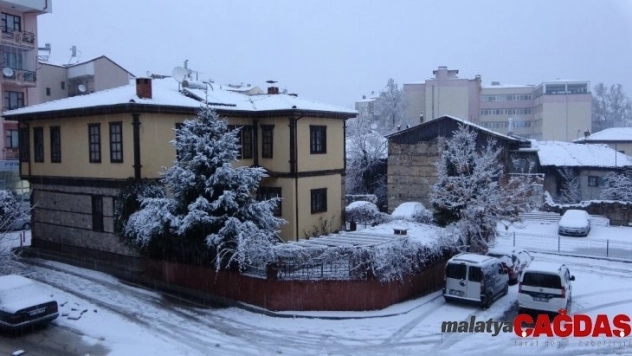 Isparta beyaza büründü