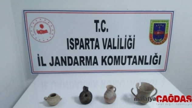 Isparta'da Tunç Çağı'na ait vazo şeklinde tarihi eserler ele geçirildi