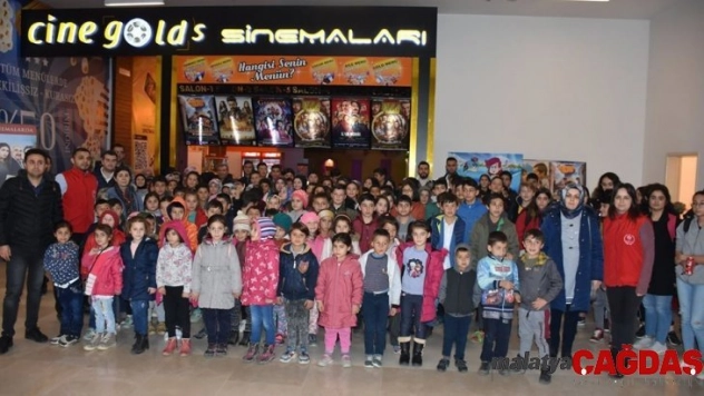 Isparta'daki gençler 'Beyaz Hüzün' filmini izledi