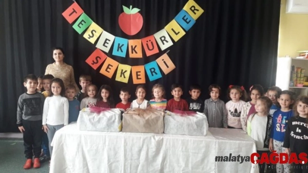 Isparta'daki miniklerden Kocaeli'deki kardeşlerine hediye