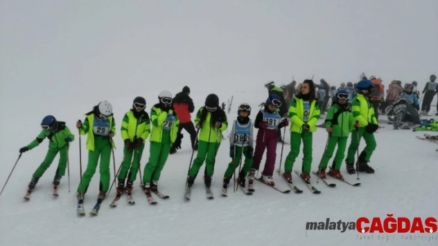 Isparta Davraz'da Kulüpler Arası Kayak Yarışmaları yapıldı