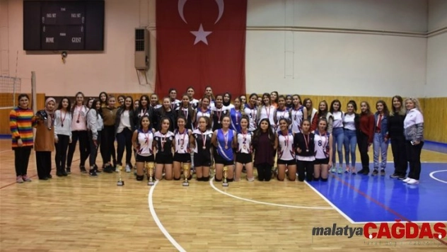 Isparta Spor Lisesi'nden filede çifte şampiyonluk