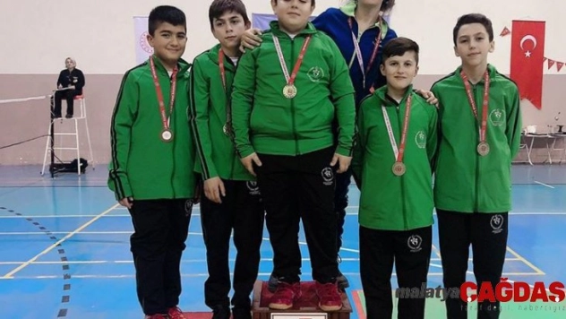 Ispartalı Badmintoncular çeyrek finalde