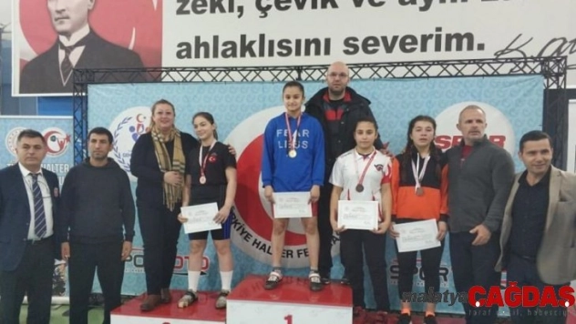 Ispartalı haltercilerden Türkiye şampiyonluğu