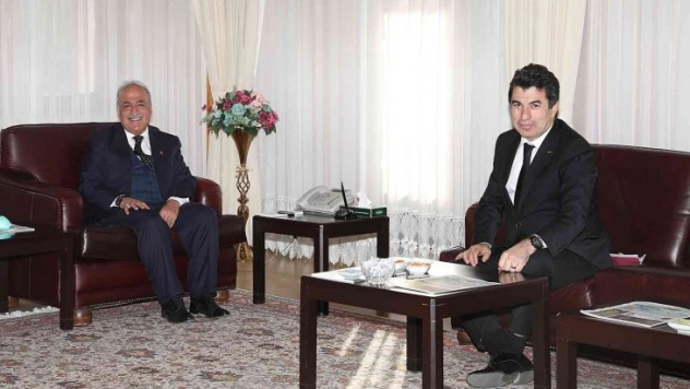 İspir Belediye Başkanı Coşkun'dan Rektör Çomaklı'ya ziyaret