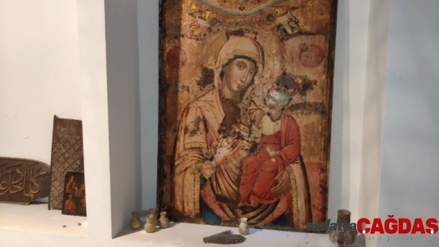 İstanbul'da tarihi eser operasyonu: Bin 134 parça eser geçirildi