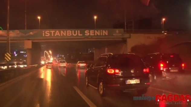 İstanbul'da yağmur etkisini göstermeye başladı