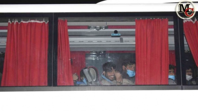 İstanbul'da yakalanan 70 kaçak göçmen Malatya'ya getirildi