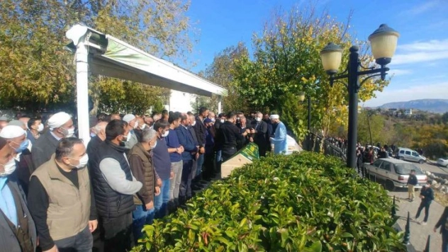 İstanbul'daki silahlı saldırıda öldürülen 3 kişi Adıyaman'da defnedildi