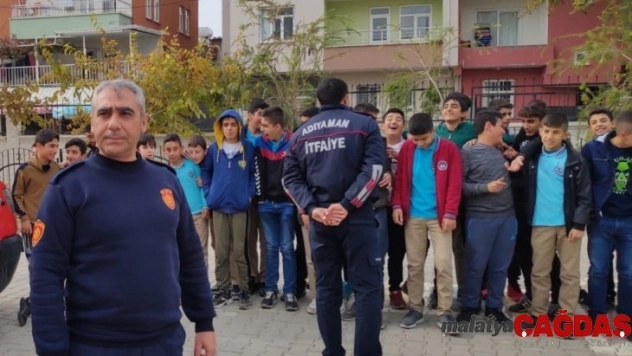 İtfaiye ekiplerinden öğrencilere eğitim