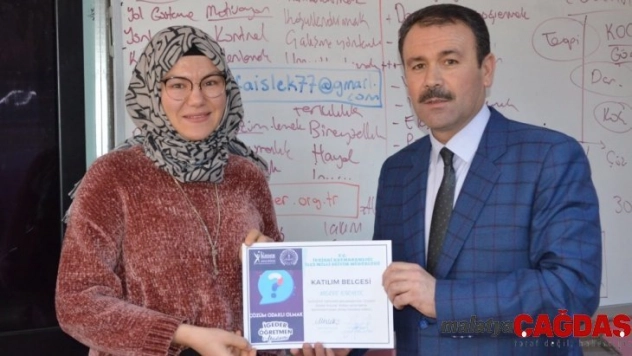 İvrindi' de çözüm odaklı koçluk belge dağıtım töreni