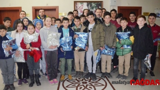 İvrindi'de başarılı öğrenciler ödüllendirildi