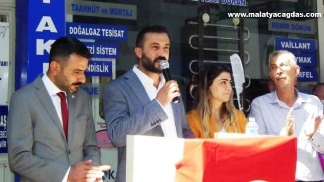 İyi Parti Battalgazi İlçe Başkanlığı Aşure Dağıttı