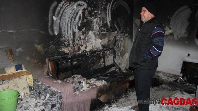 İzmir'de bir günde 2 yangın: 3 ölü