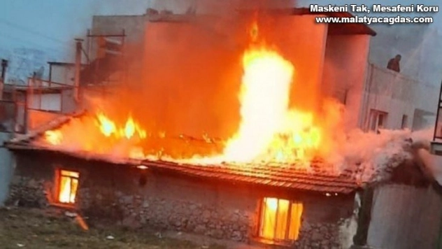 İzmir'de korkutan ev yangını