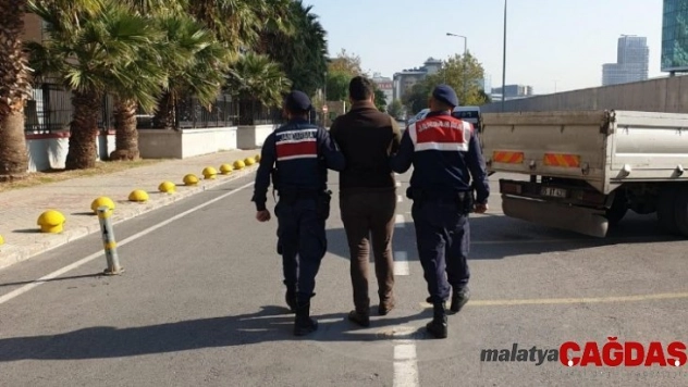 İzmir'de tekne hırsızları yakalandı