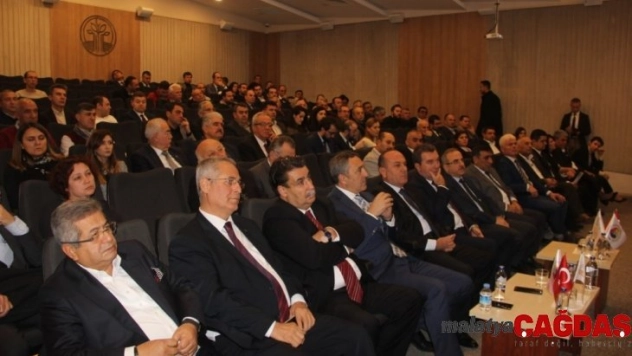 İzmir'deki 4. Bakırçay Ekonomi Zirvesi önemli isimleri buluşturdu