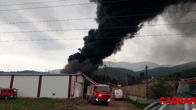 İzmir'deki büyük yangın kontrol altında