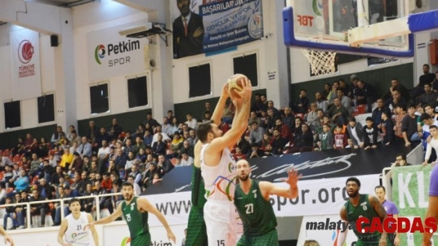 İzmir derbisinin galibi Bornova Belediyespor