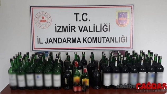 İzmir'in turistik mahallesinde kaçak içki operasyonu