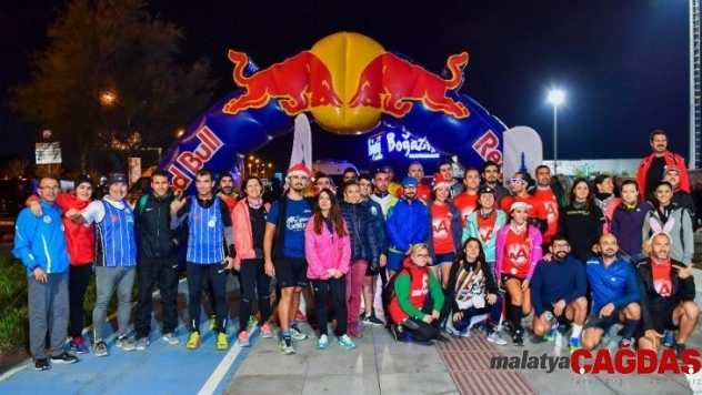 İzmirliler en uzun gecede koştu