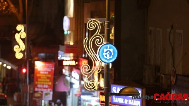 İzmit'in işlek caddesi ışıl ışıl oldu