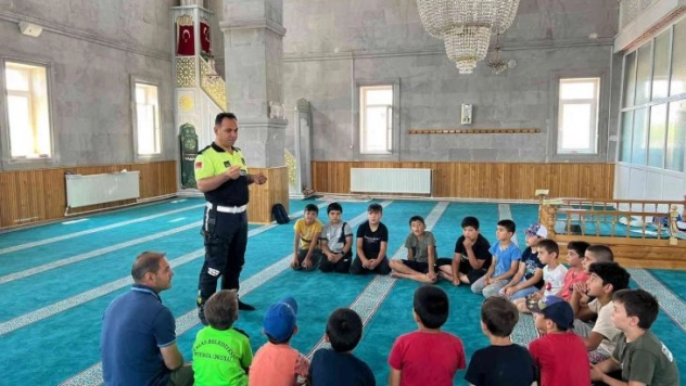 Jandarma bin 456 öğrenciye trafik eğitimi verdi