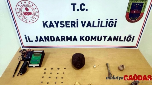 Jandarma ekipleri operasyonla paha biçilemeyen saf altın Hz. İsa heykeli ele geçirdi