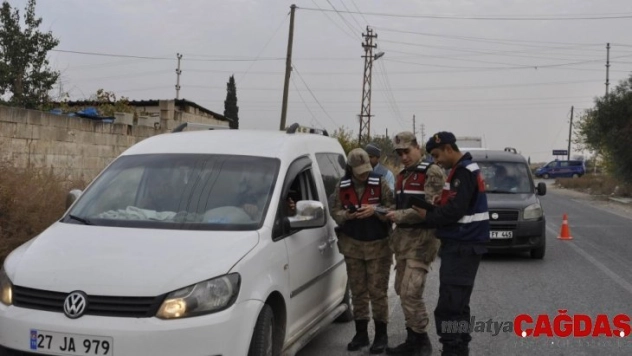 Jandarma ekiplerinden trafik uygulaması