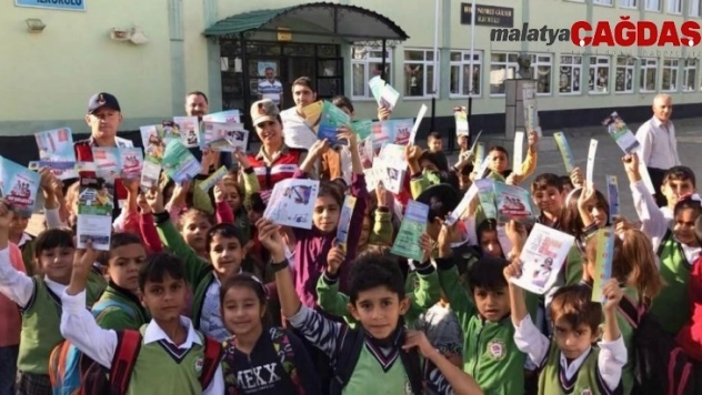 Jandarma ekipleri,öğrenci servislerini denetledi