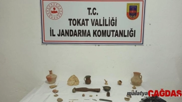 Jandarma operasyonu ofisten tarih çıkardı