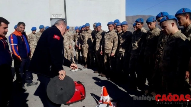 Jandarma personeline, deprem farkındalık eğitimi