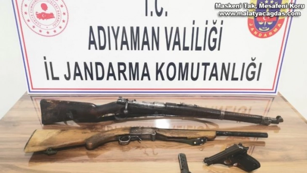 Jandarma ruhsatsız silah ele geçirdi