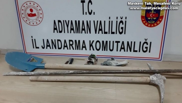 Jandarmadan define arayan şahıslara suçüstü